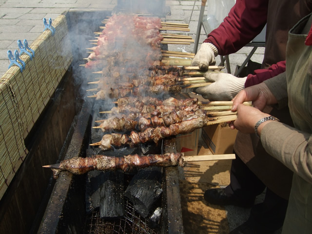 山田牧場「牧場豚のジャンボ串焼き」